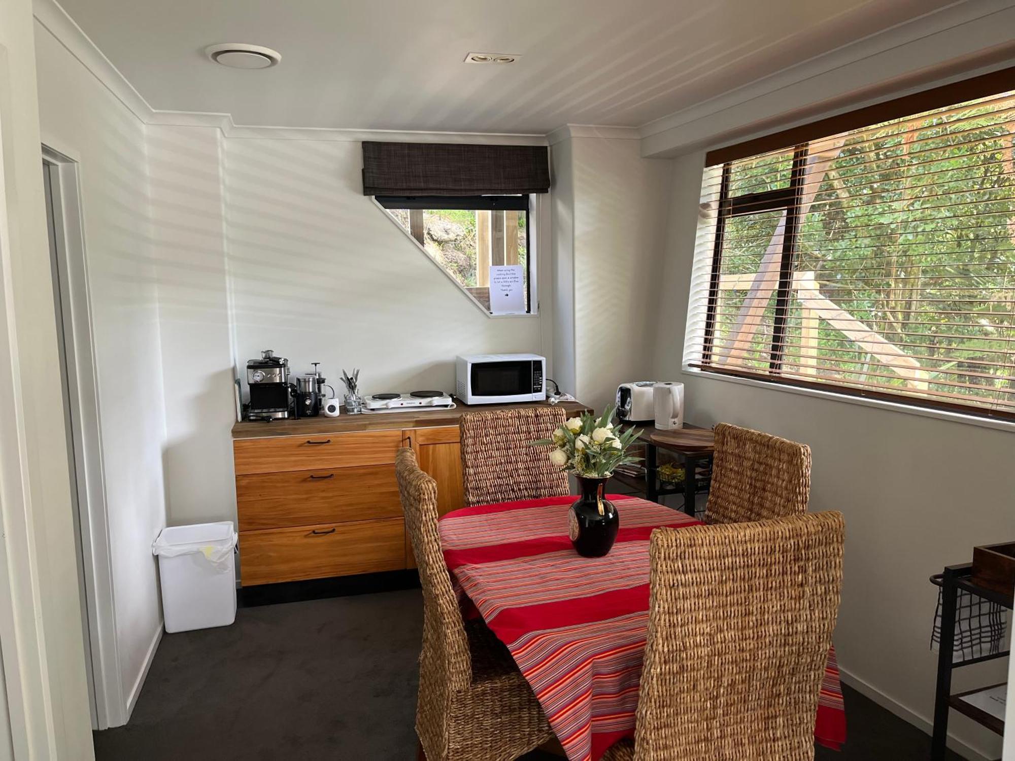 Gully Retreat Hotel Хамилтън Екстериор снимка